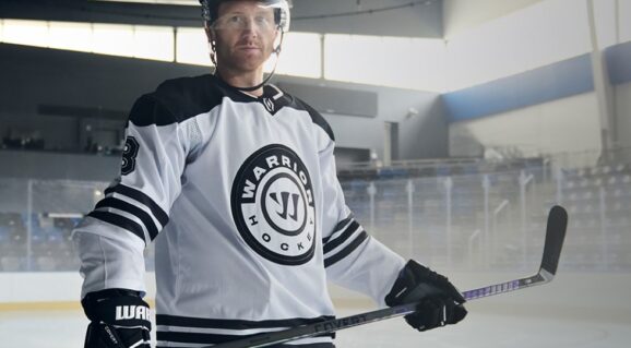 Proč lehké hokejky kralují v roce 2025 – a co to znamená pro jejich odolnost